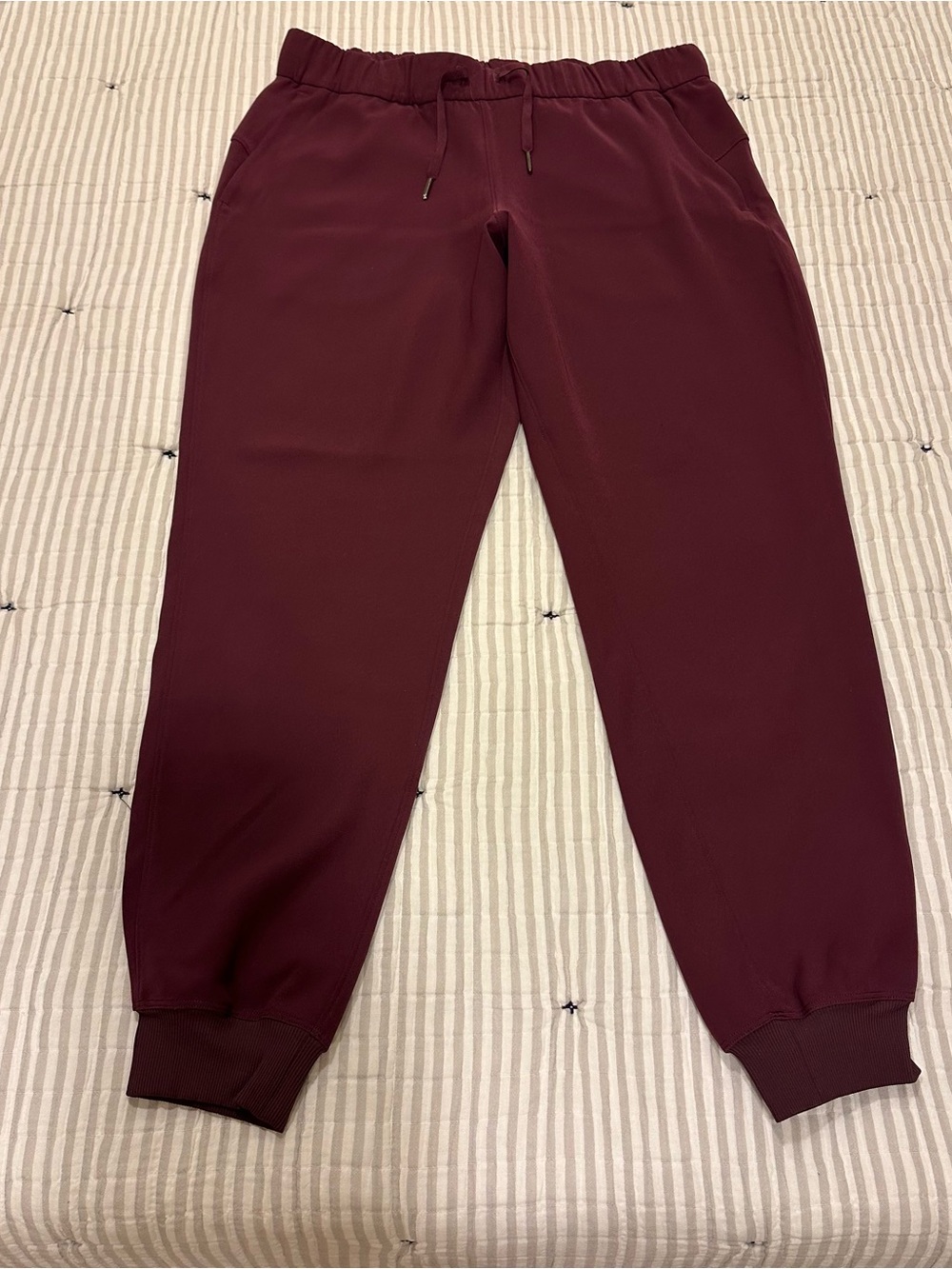 lululemon athletica Women’s Burgundy Drawstring Joggers